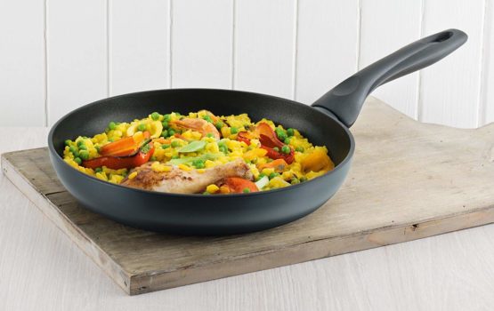 Kuhn Rikon 30282 Cucina Non-Stick Frying Pan, 24 cm, Black - Image 3