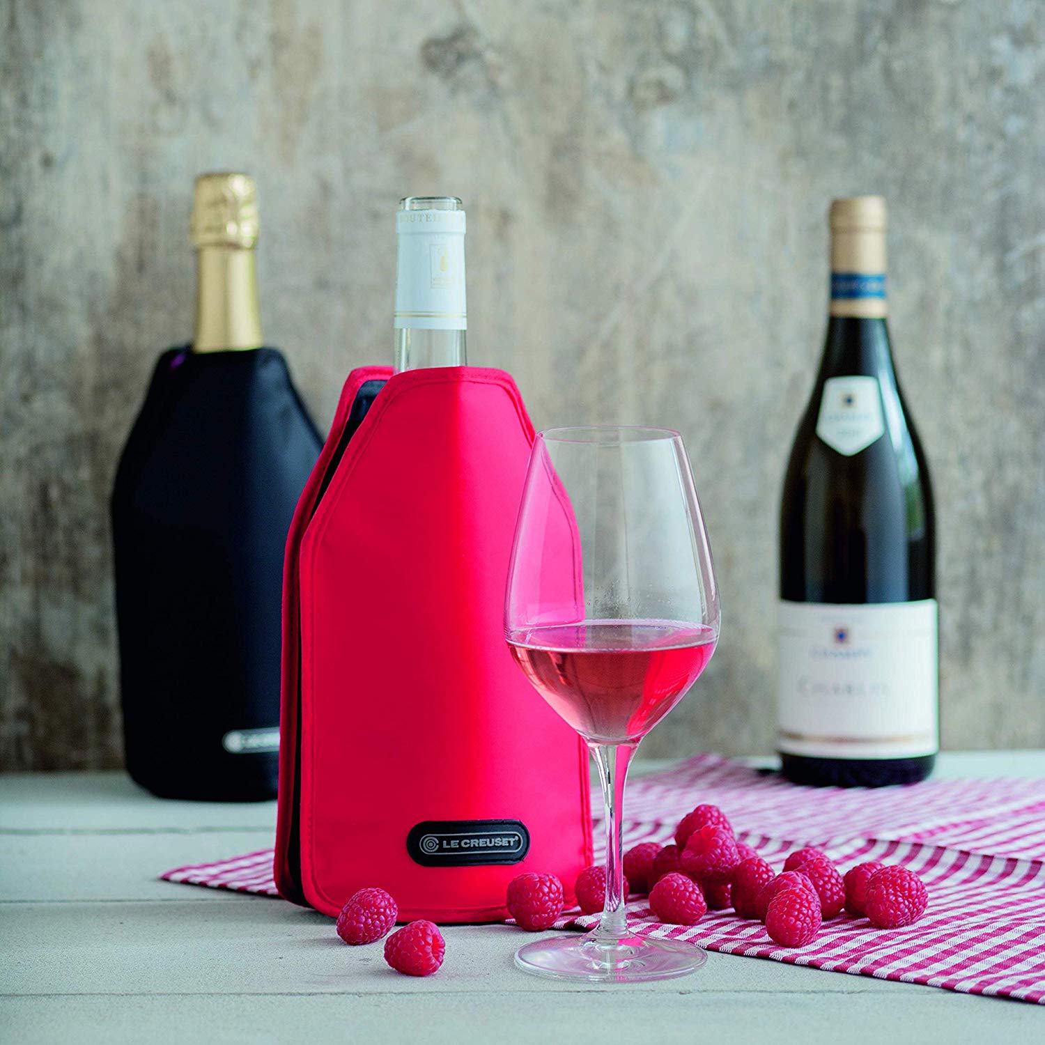 Le Creuset Wine Accessories Wine Bottle Cooler Sleeve- Black, WA126L-31, 22 x 15.5 x 2.1 cm - Image 2