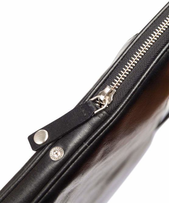 dbramante1928 Silkeborg Laptop Case, Black | Handcrafted Full-Grain Leather, Fits up to 15 inch Laptops - Image 3