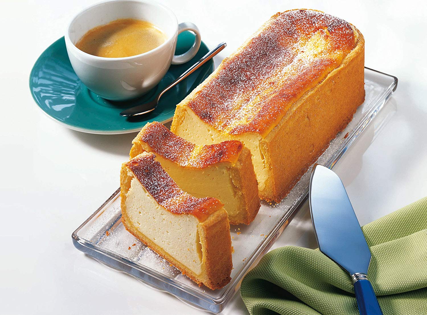 Kaiser Classic Loaf Tin 31 x 13.30 x 8.70 cm, Non-Stick King Cake Tin, Bread Bread Tin, Loaf Tin Cake Bread - Image 3