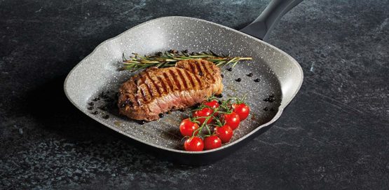 KitchenCraft Professional Fish Slice with Stainless Steel Handle, Anti-Scratch Nylon, 32 cm - Image 4