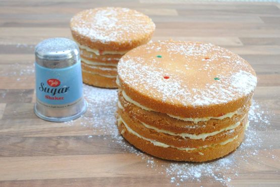 Tala 10B19530 Retro Design Round Cake Tins - 3 Pack - Image 3