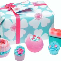 Bomb Cosmetics Sky High Handmade Wrapped Bath and Body Gift Pack, Contains 5-Piece, 380 g
