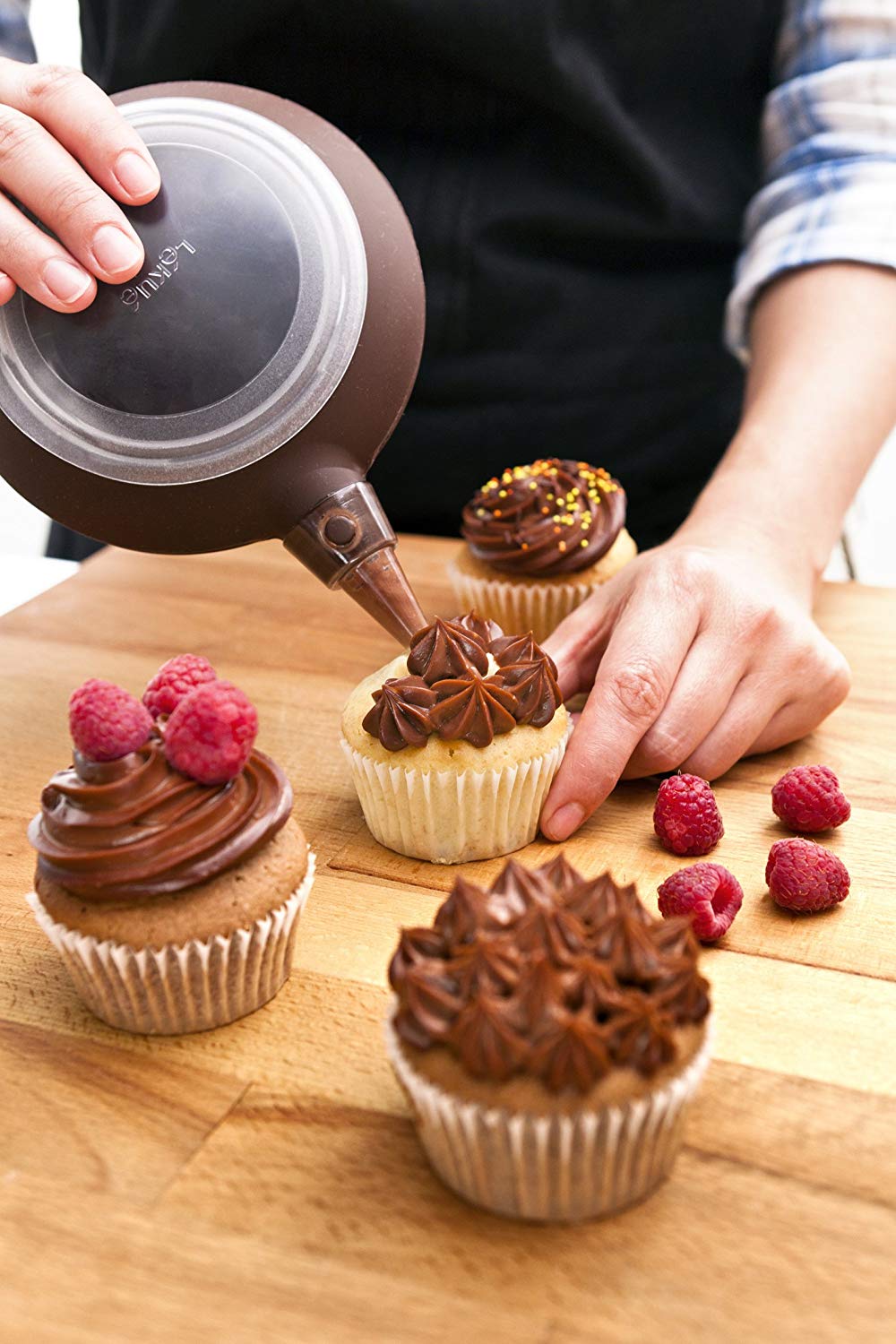 Lékué - Decomax - Silicone Pastry Bag with 6 nozzles, Brown, 3403200M02U004, 1 - Image 2