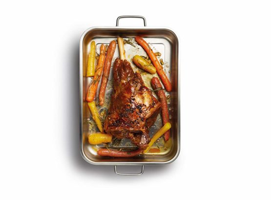 MasterClass Deep Stainless Steel Roasting Tin with Folding Handles and Hob Compatible Design, 32 x 23 x 6.5 cm, Silver - Image 3