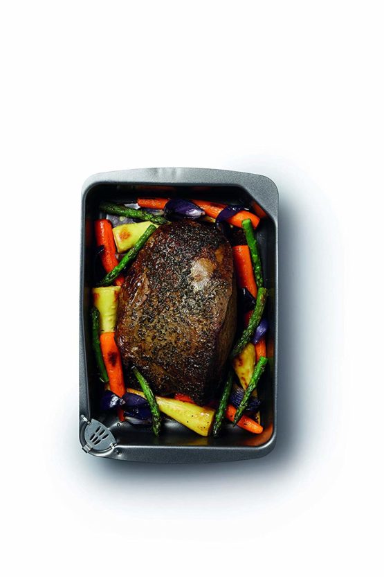 MasterClass Deep Roasting Tin with Pouring Lip and Non Stick PFOA Free Coating, Robust 1 mm Carbon Steel, 34 x 23 cm Roaster - Image 3