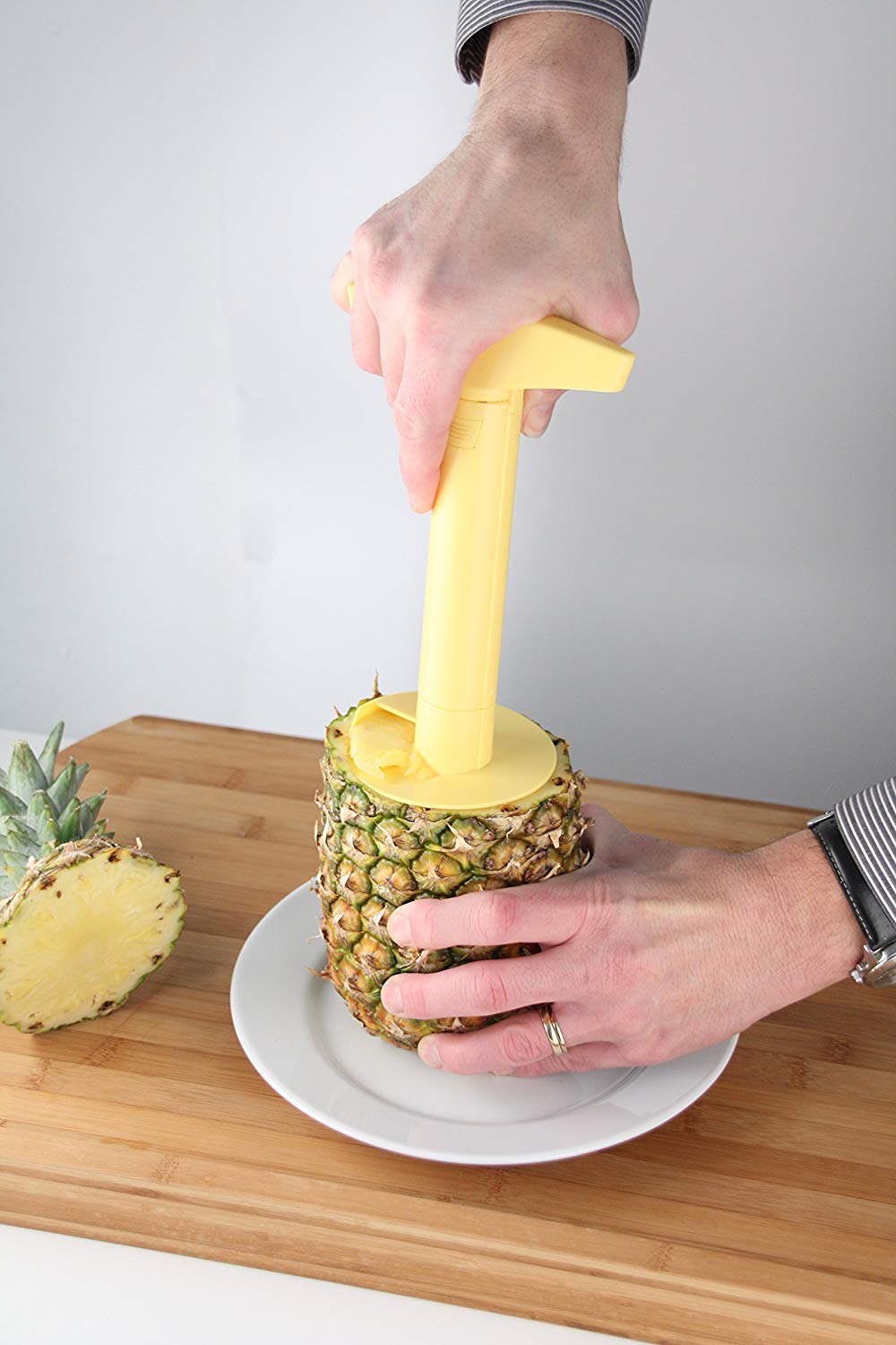 Fackelmann Pineapple Corer, Slicer & Cutter, Plastic, Pineapple Ring Maker Tool, Pineapple spiraliser, Core Remover - Image 2