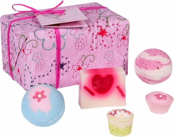Bomb Cosmetics Pretty in Pink Handmade Wrapped Bath & Body Gift Pack, Contains 5-Pieces, 480 g