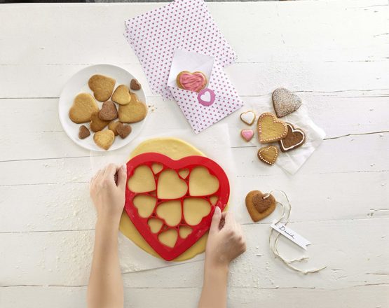 Lékué Cookie Puzzle Hearts, Red - Image 4