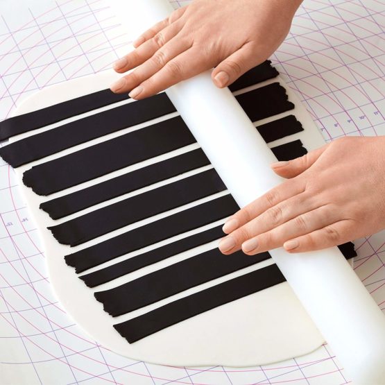 Wilton Fondant Roller, 50.8cm (20in), Fondant Tool - Image 4