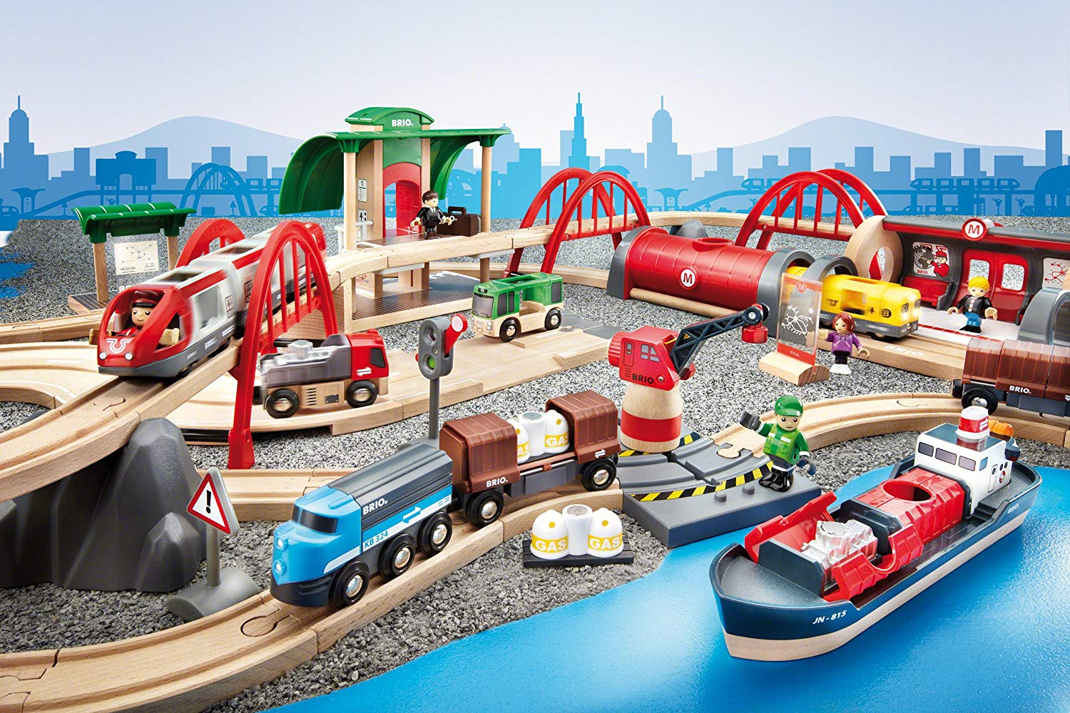 BRIO World Deluxe Wooden Railway Train Set & Track, Large Wooden Train Track with Engine, Wagons, Bridges - Image 4