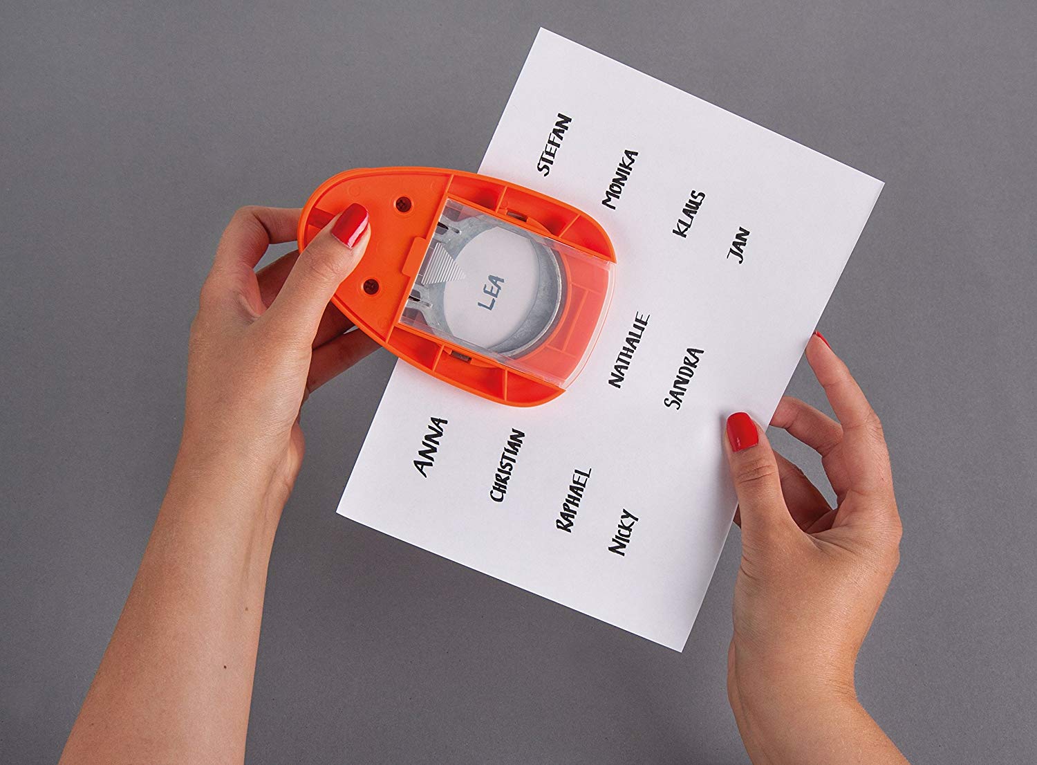 Rayher Round/Circle Hole Punch, 2", 5.08 cm, for DIY Scrapbook Photo Album,Crafts and Paper, Orange - Image 4