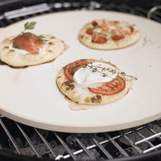 RÖSLE 25074 Round Pizza Stone, White, 16-Inch - Image 2