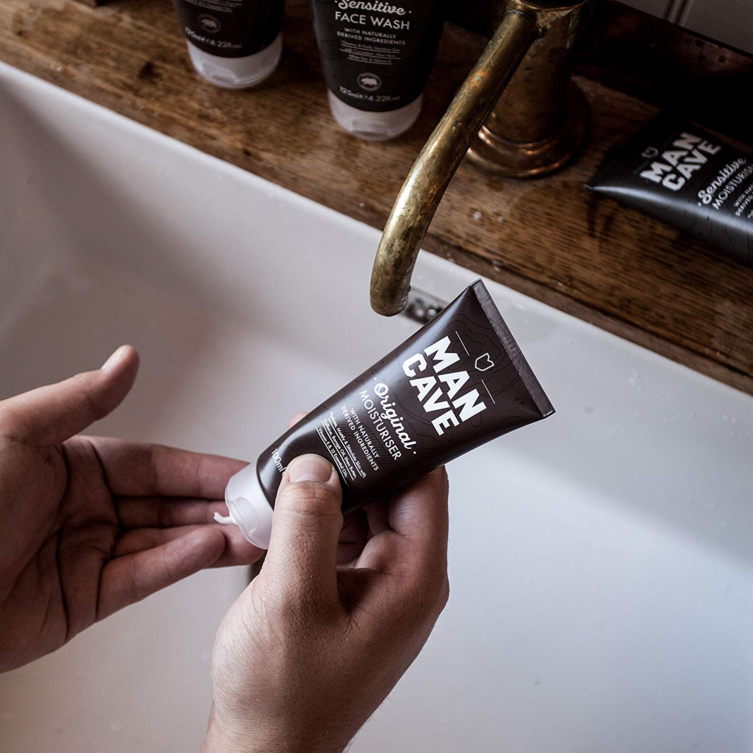 ManCave Natural Caffeine Moisturiser 100ml, Helps Reduce Signs of Fatigue, with UV Absorbers - Image 4