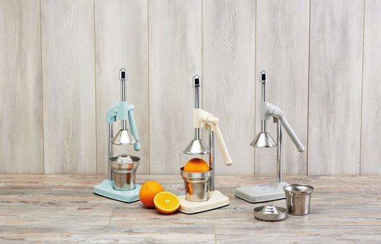 KitchenCraft Living Nostalgia Juicer, Cream/Silver - Image 4