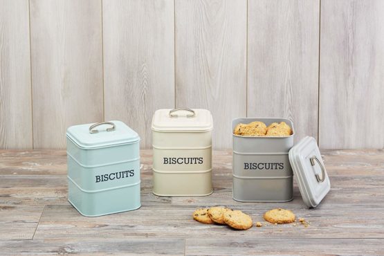 KitchenCraft Living Nostalgia LNBISCCRE Airtight Metal Biscuit Tin, 14.5 x 19 cm - Antique Cream - Image 4
