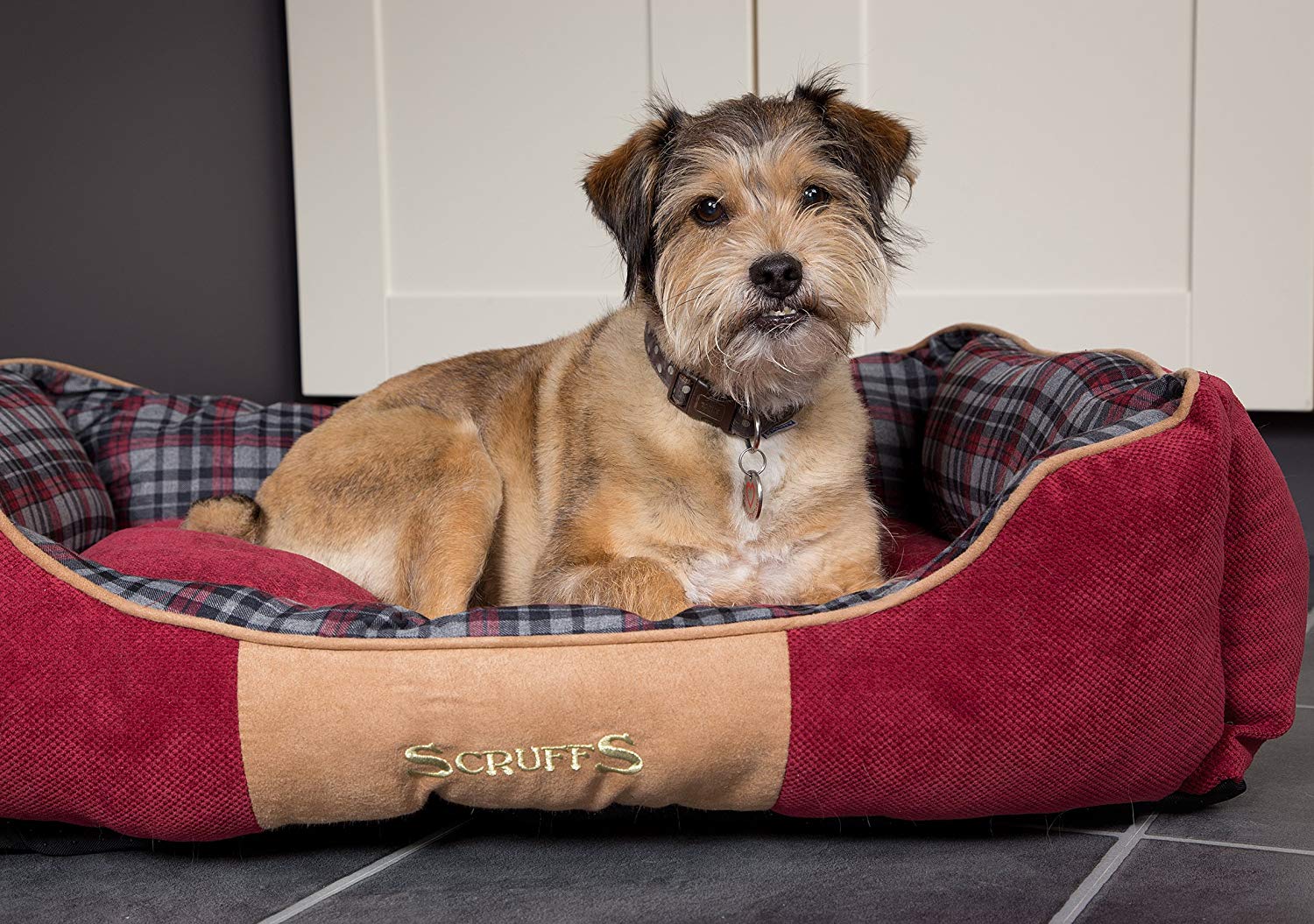 Scruffs Highland Box Bed (XL) Red, 90 x 70 x 19 cm (L x W x H) - Image 3