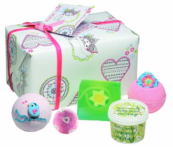 Bomb Cosmetics Festival Spirit Handmade Wrapped Bath & Body Gift Pack, Contains 5-Pieces, 550 g