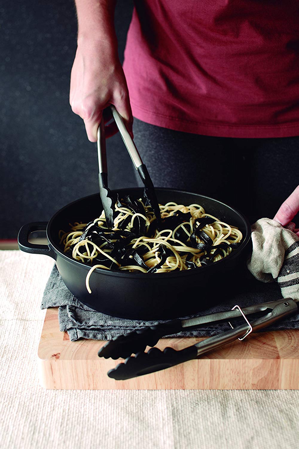 Lacor 25827 Cast Aluminium Round Low Casserole, 28 cm, Black - Image 3