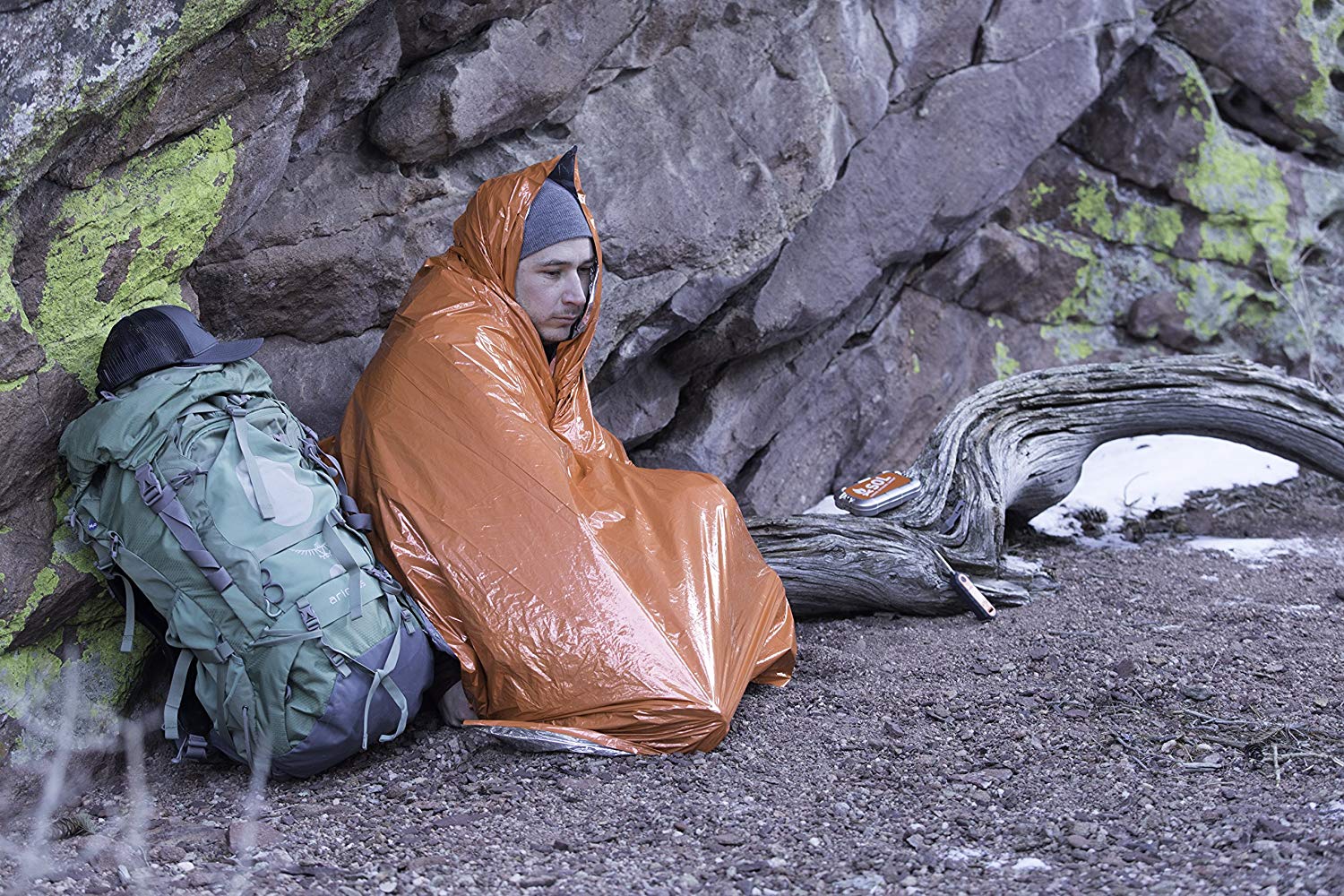 Adventure Medical Emergency Blanket Shelter Orange Weight 71 g 1411 mm x 2117 mm - Image 3