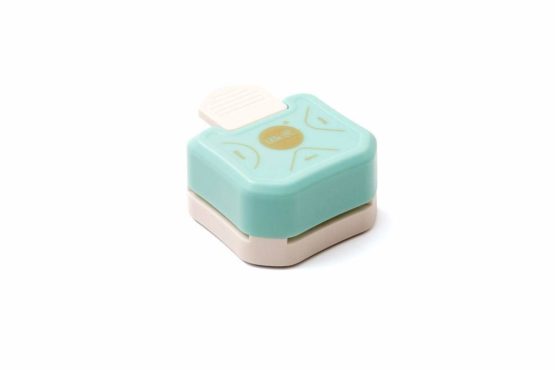 We R Memory Keepers 3 Way Corner Hole Punch - Image 2
