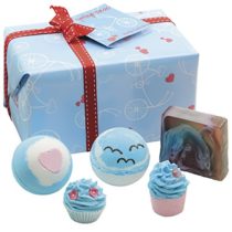 Bomb Cosmetics Free Spirit Handmade Wrapped Bath & Body Gift Pack, Contains 5-Pieces, 480 g