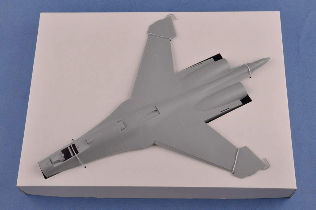 Hobbyboss 81712 "Su-27 Flanker Early Plastic Model Kit, 1:48 Scale, Weiß - Image 2