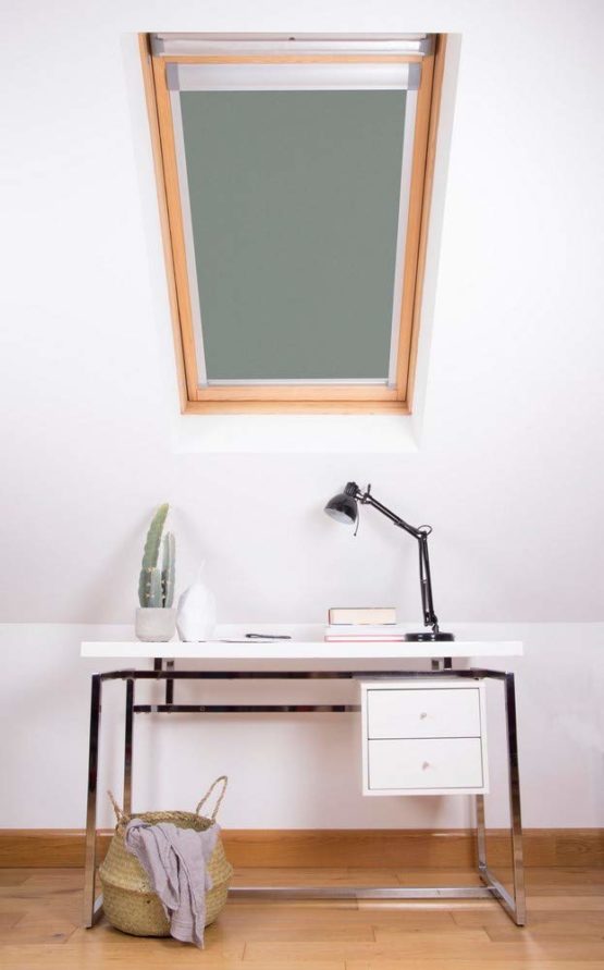 Bloc Skylight Blind 2(55/98) for Fakro Roof Windows Blockout, Pewter - Image 2