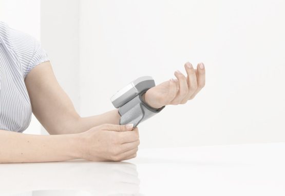 Sanitas SBM 03 fully automatic wrist blood pressure monitor, with pulse measurement, incl. Storage bag - Image 2