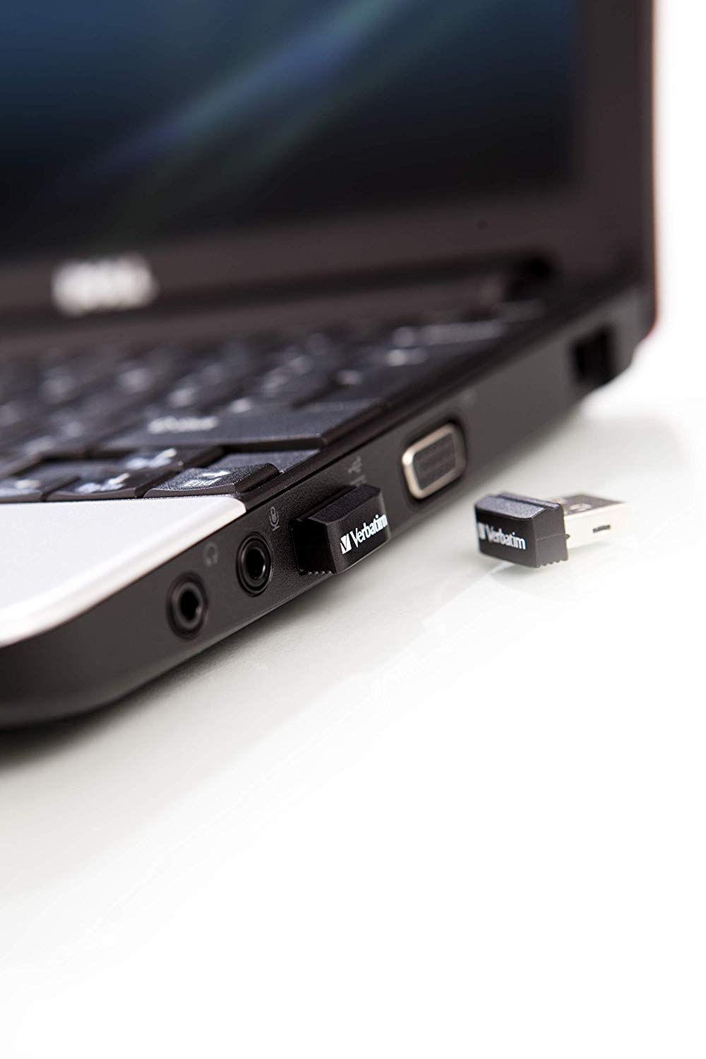 Verbatim 98130 32GB Store n Stay NANO USB 2.0 Drive - Black - Image 3