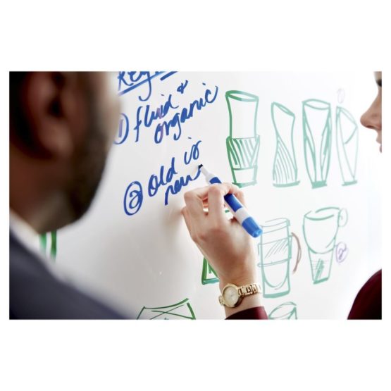 Post-it Super Sticky Dry Erase Film, 1 Roll 91.4 cm x 121.9 cm, Transform any surface into a collaborative space, Self-Adhesive Whiteboard Solution - Image 4