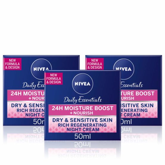 NIVEA Rich Regenerating Face Night Cream Pack of 3 (3 x 50ml), Almond Oil Moisturiser for Sensitive & Dry Skin, Perfect for your Skin Care Routine
