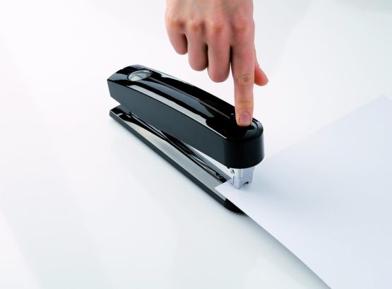 Novus B 7a 25 Sheet Capacity Automatic Deluxe Stapler - Black - Image 2