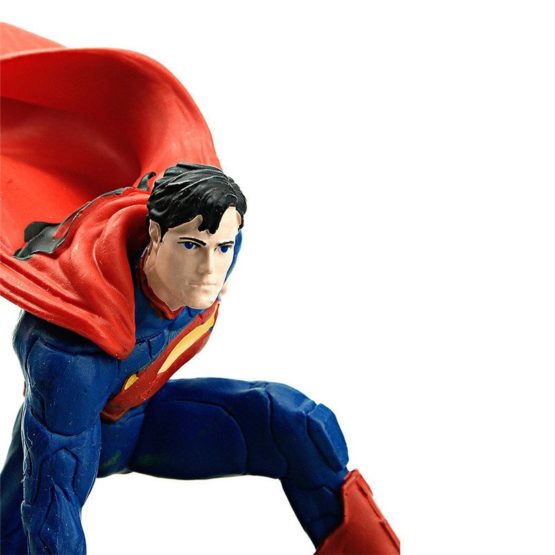 DC Comics Kneeling Superman Figure - Image 4