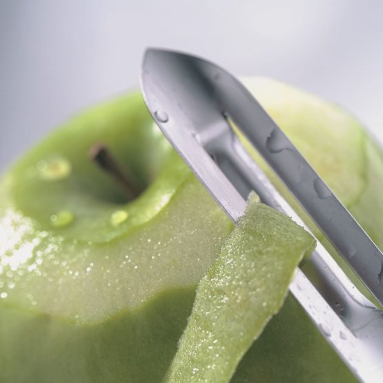 kela Potato Peeler Rondo 19cm of Stainless Steel in Silicone Grey, 19 x 2 x 2 cm - Image 2