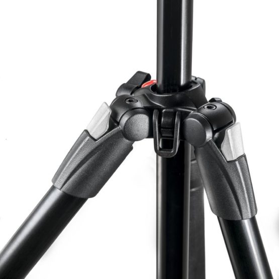Manfrotto 290 Xtra Aluminium 3 Section Tripod Kit with 2 Way 128RC Fluid Head - Image 3
