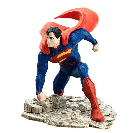 DC Comics Kneeling Superman Figure - Image 2