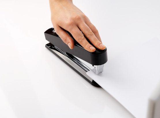 Novus B 7a 25 Sheet Capacity Automatic Deluxe Stapler - Black - Image 3