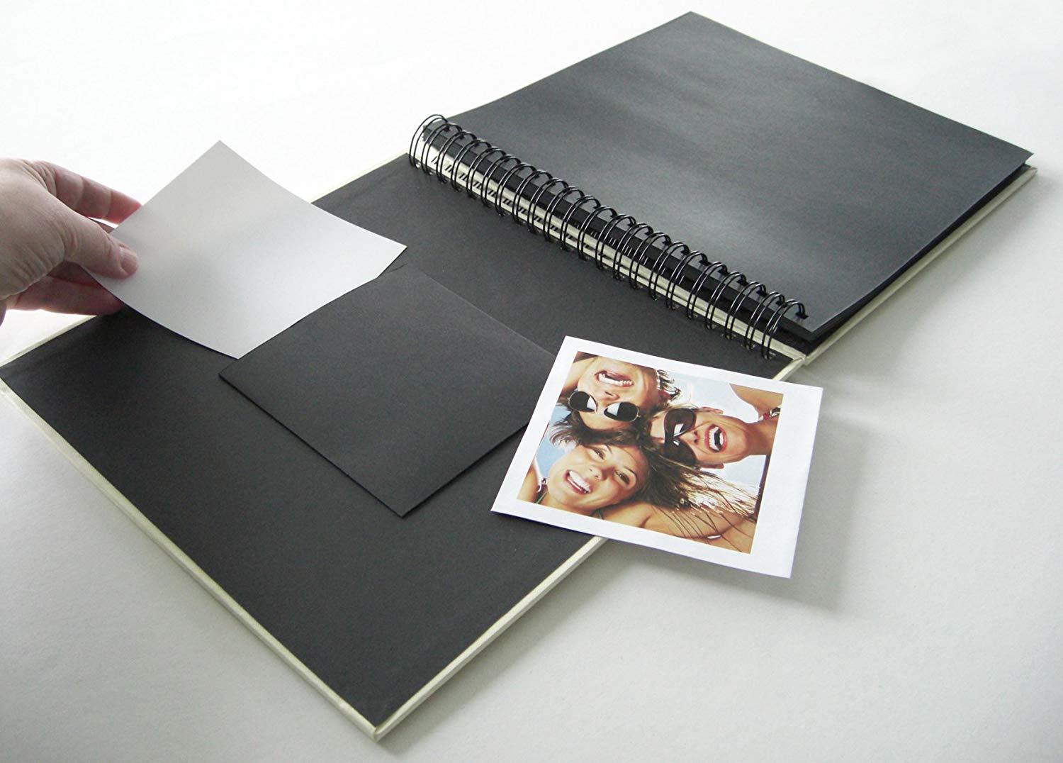 walther Design Photo Album Black 18 x 18 cm with Cover Cut-Out, Fun FA-199-B - Image 3