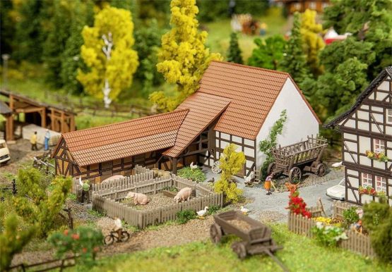 Faller FA 232371 Agricultural Building with Accessories