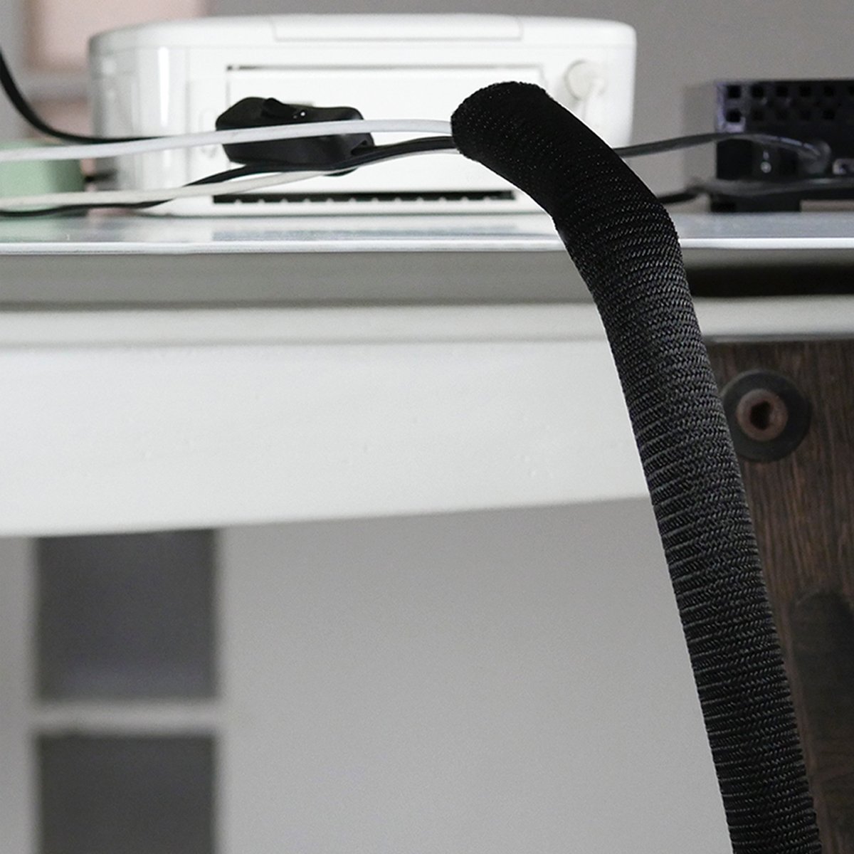 LABEL THE CABLE Flexible & Durable Self-Closing Cable Tidy, Can be Cut, Cable Sleeve for Perfect Cable Management - Image 3