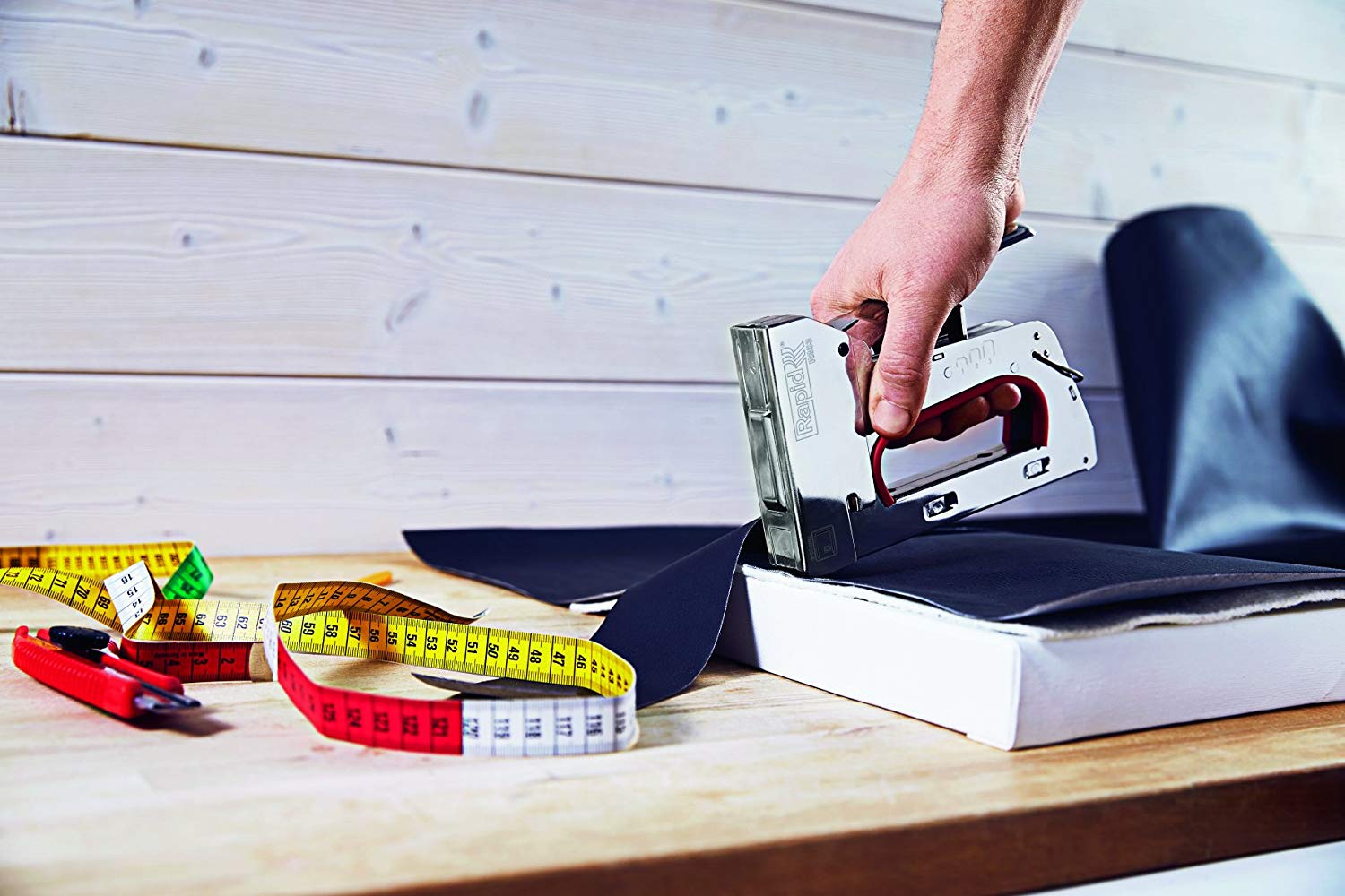 Rapid Heavy Duty Manual Staple Gun PRO R353 for No. 53 Staples, Fabric Staple Gun with 3-Step Force Adjuster - Image 3