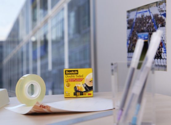 Scotch 694091 Double-Sided Sticky Tape 12.7 mm x 22.8 m Core 25 mm 1 Roll - Image 2