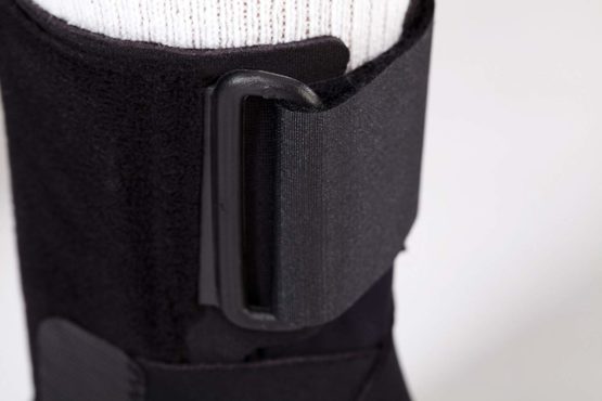 FUTURO Performance Ankle Stabilizer - Helps stabilize and support weak, sore or injured ankle - Adjustable - Image 4