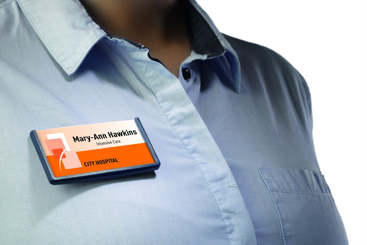 Durable 850201 Name Badge Frame with Magnet 30 x 60 mm - Black (Pack of 25) - Image 3