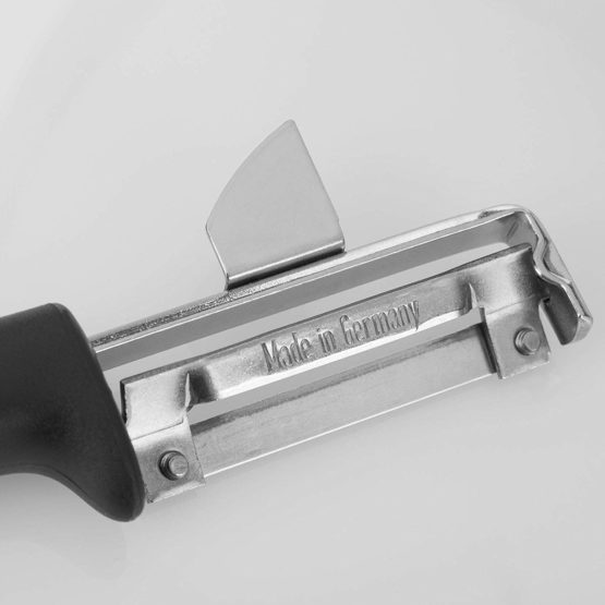 Westmark Universal Peeler, Gallant, With screwed-on stainless steel blade, Black/Red, 290922E1 - Image 4