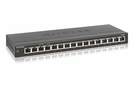 NETGEAR 16 Port Gigabit Ethernet Unmanaged Network Switch (GS316) - Desktop or Wall Mount, Silent Operation, Ethernet Splitter, Plug-and-Play