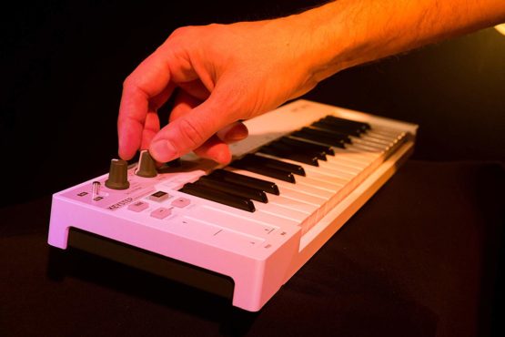 Arturia 430201 KeyStep - MIDI Controller Keyboard & Polyphonic Sequencer, 36.0 mm*485.0 mm*145.0 mm - Image 4