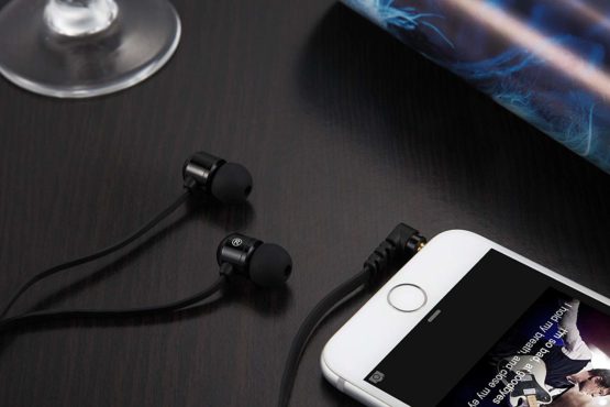 Betron B750s Earphones, Wired In-Ear Headphones Earphones, Noise Isolating, Tangle-Free Cable, Enhanced Bass, Black - Image 4