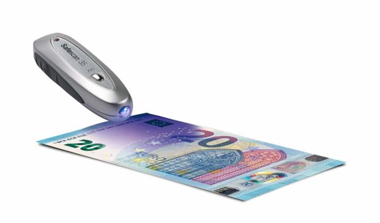 Safescan 35 - Portable UV counterfeit detector with magnetic detection for the verification of banknotes - Suitable for polymer notes including the new £20 - Image 2